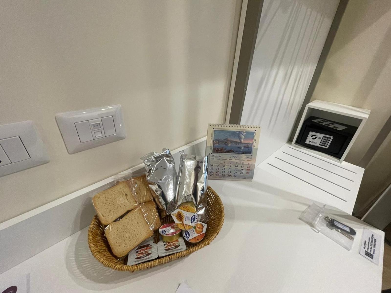 La Casa Di Ily Hotell Napoli Eksteriør bilde